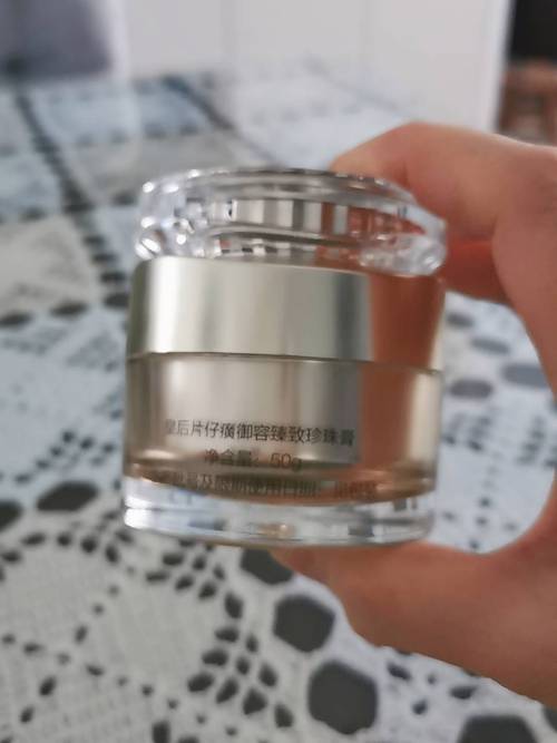 保濕抗皺護膚品排行榜 精選高效精華霜與護膚產品全解析